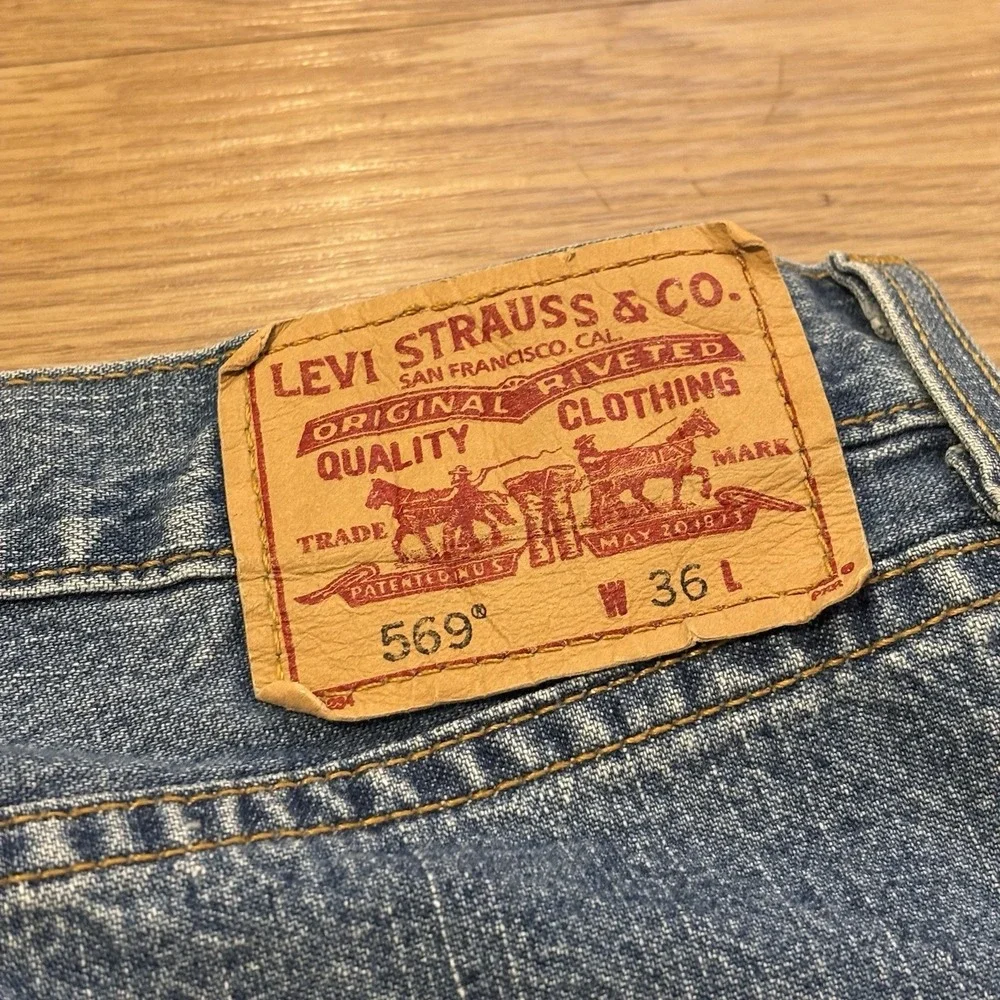 Levis preowned good